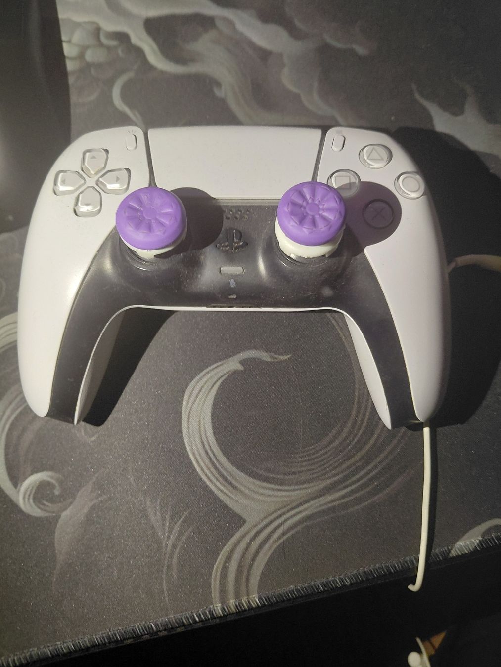 Sony Konsolen: PS5 Spielkonsole mit Ständer und Controller, Top Zustand! – Gebraucht aus Glattbrugg von din_nl6n 5
