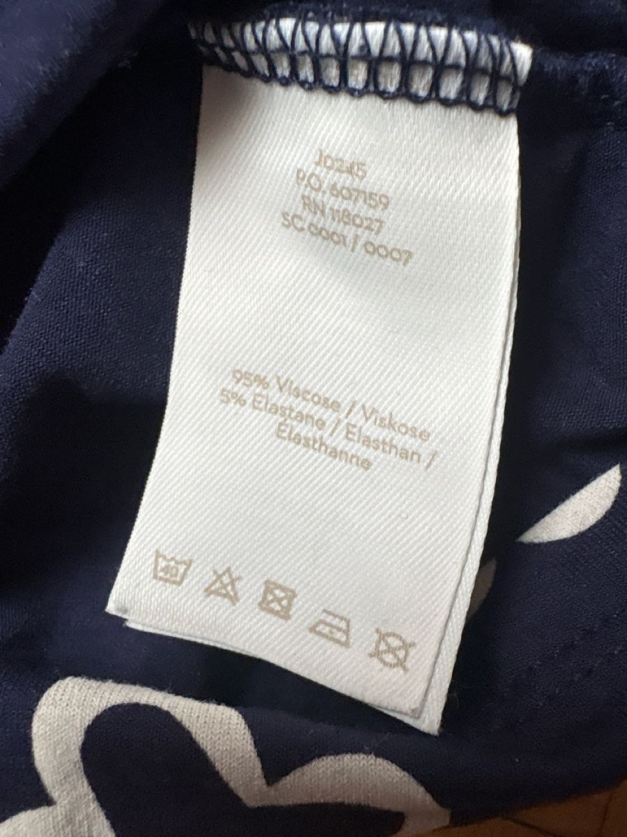 Top: Elegante Bluse mit Blumenmuster, Gr. 36 - neuwertig – Usato da Effretikon venduto da Suszacki 3