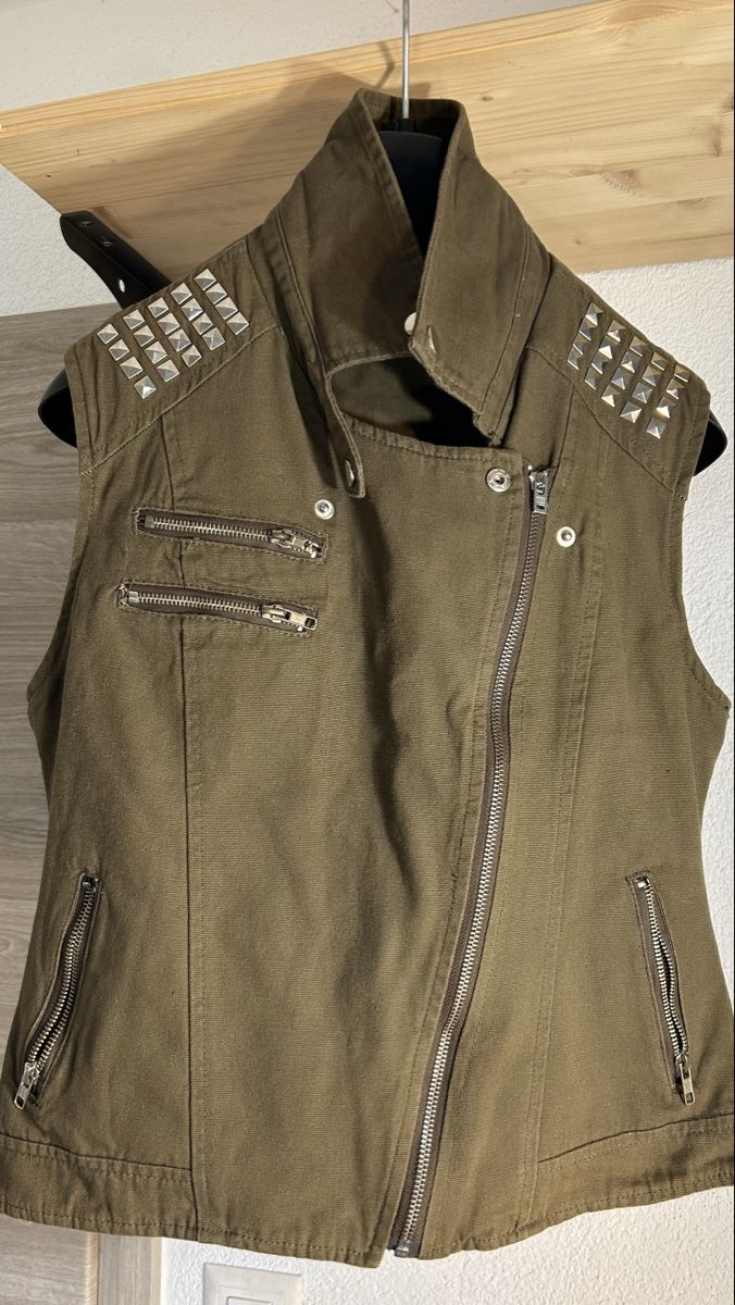 Gilet & Giacche senza maniche: Gilet sans manches style rock – Usato da Pont (Veveyse) venduto da pil_k9jp 6