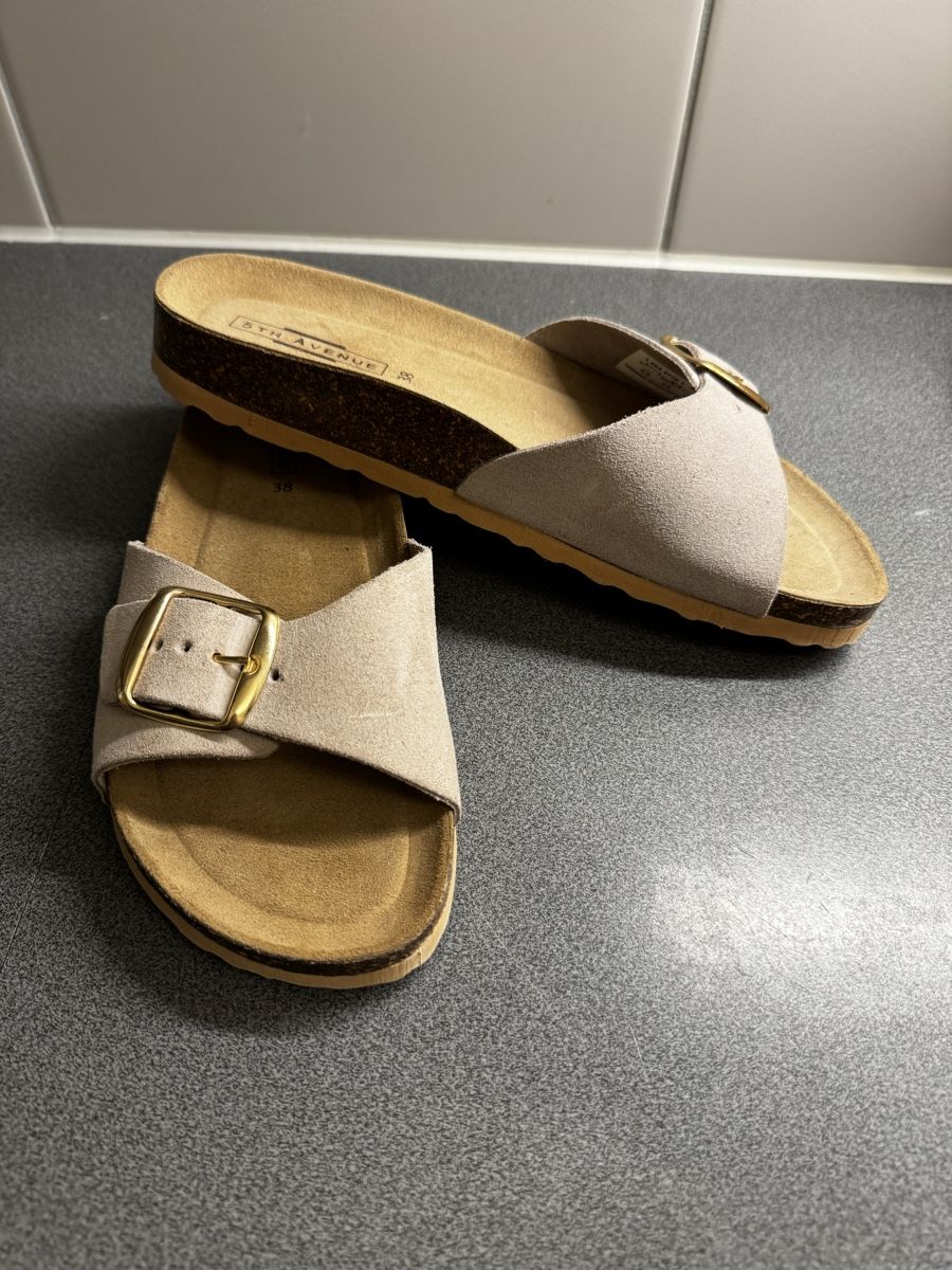 Dosenbach Chaussures femmes: Pantoletten von 5th Avenue – Neuf avec emballage d'origine à Sevelen par tracy95 1