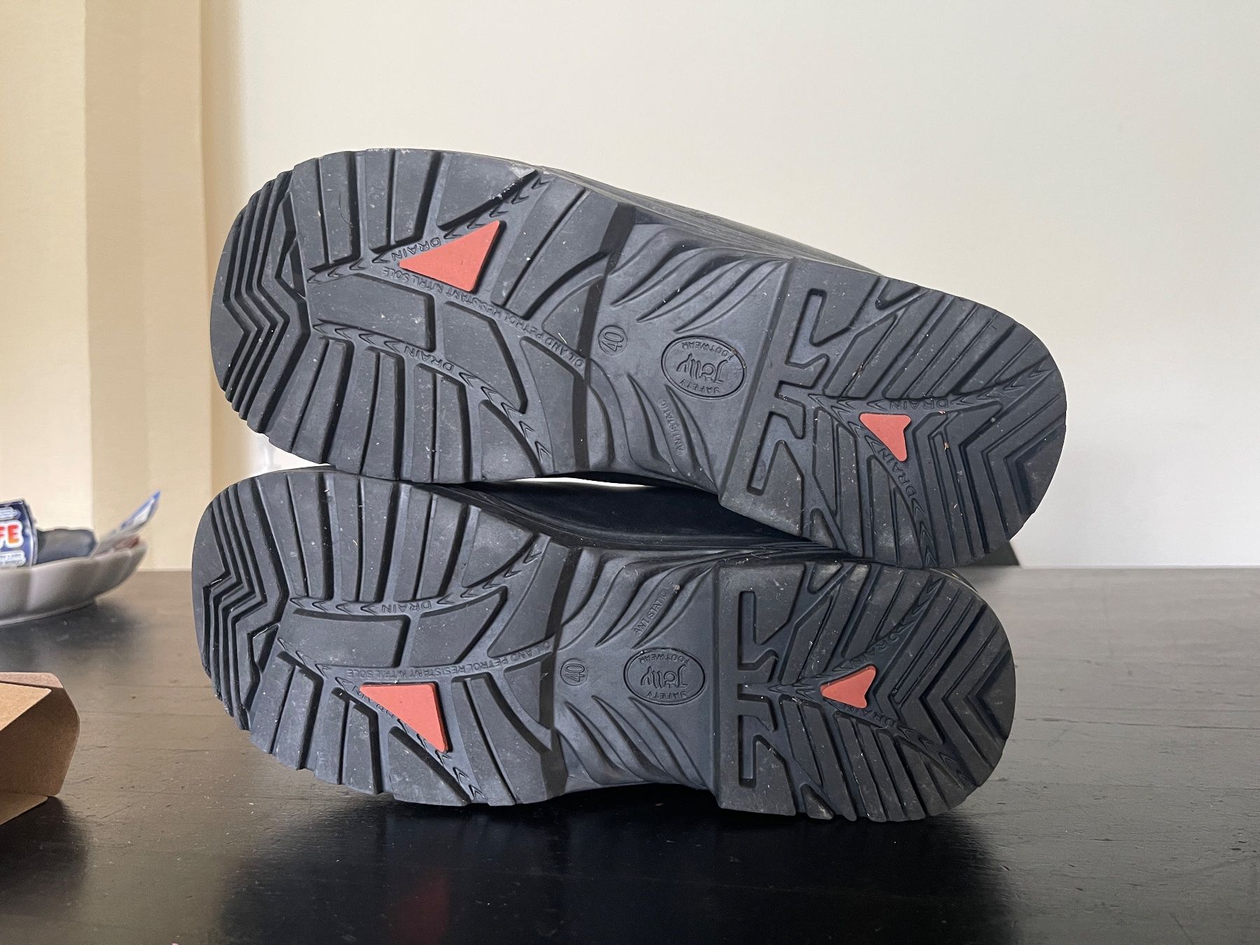 Scarpe da uomo: Jolly Feuerwehrstiefel Gr. 40 – Usato da Unterseen venduto da Leopuston 2