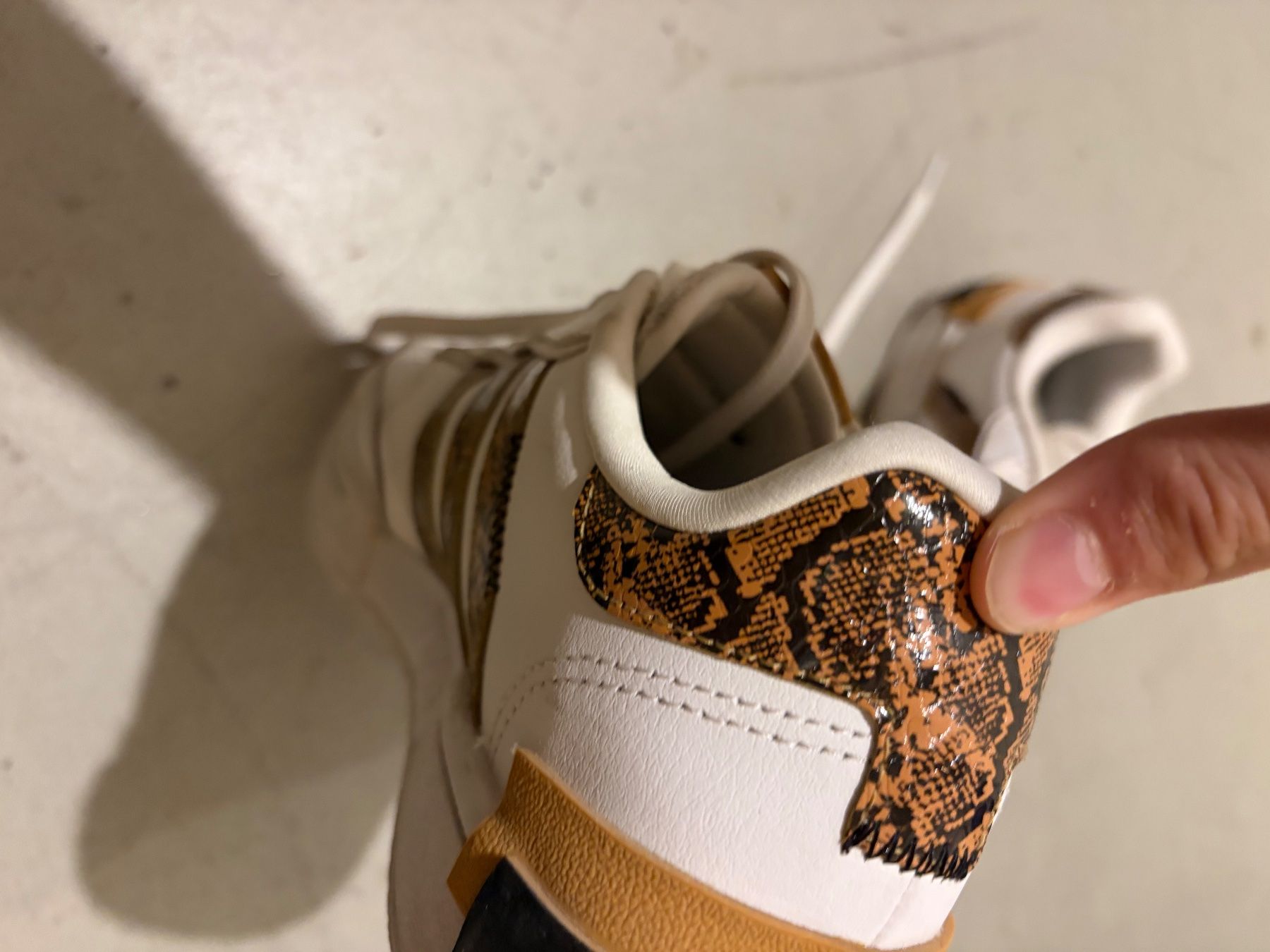 Adidas Chaussures femmes: Adidas Sneaker – D'occasion à Oberriet SG par Tschudi123 1