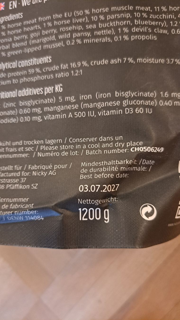 Mangimi: Naturalis Dog Trockenfutter Pferd – Nuovo (secondo la descrizione) da Rickenbach LU venduto da damcam 2