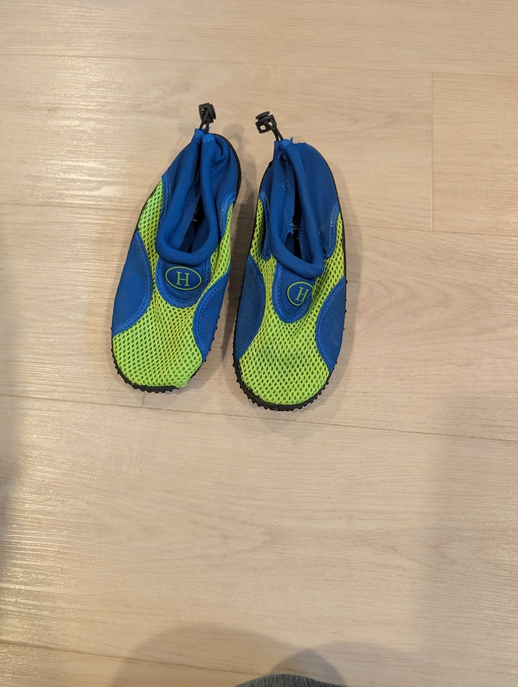 Scarpe per ragazzi: Badschuhe gr. 33 – Usato da Rudolfstetten venduto da rosali59