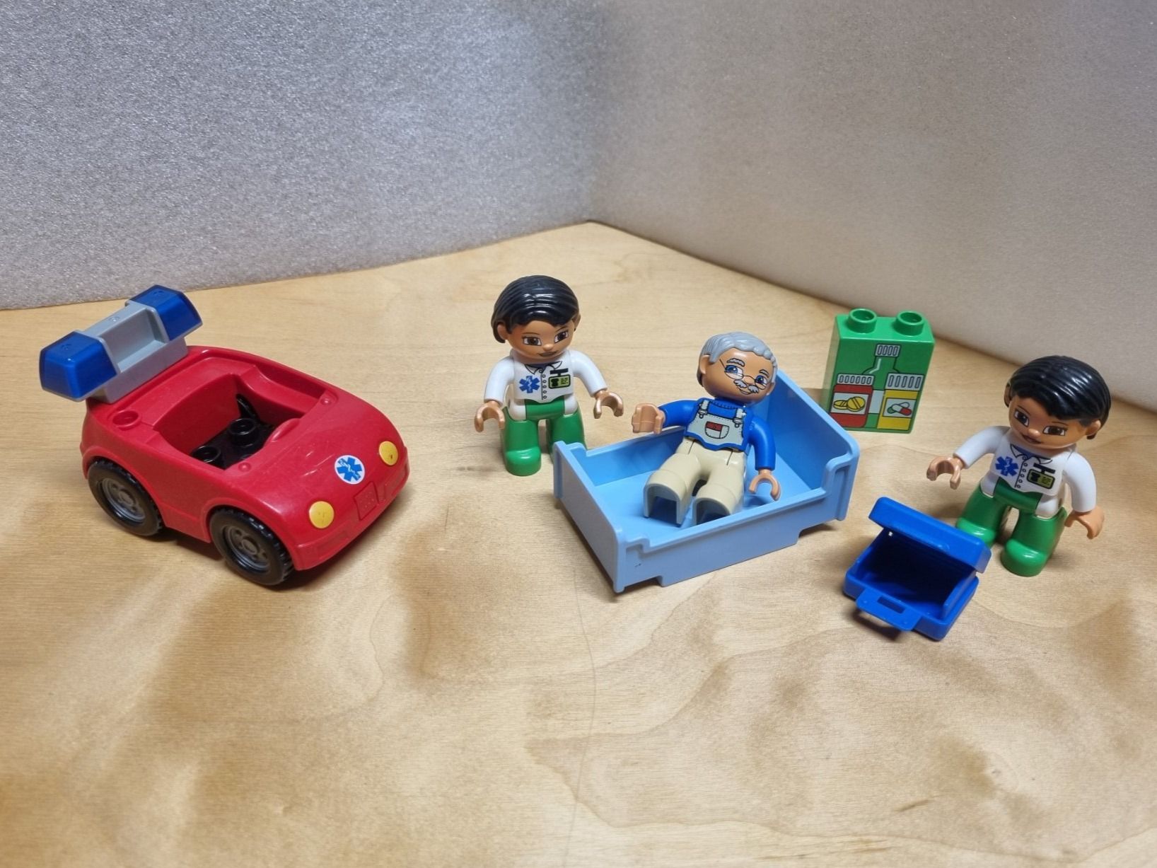 Lego Kit di costruzioni: LEGO Duplo Ambulanz – Usato da Basadingen venduto da tot_59zf