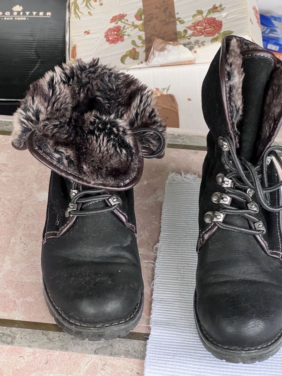 Damenschuhe: Winterstiefeletten schwarz 39 – Gebraucht aus Richterswil von Luke6 1