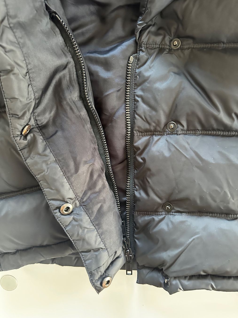 Givenchy Giacche: Givenchy Daunenjacke Damen 36 – Usato da Liestal venduto da Ballybs 4