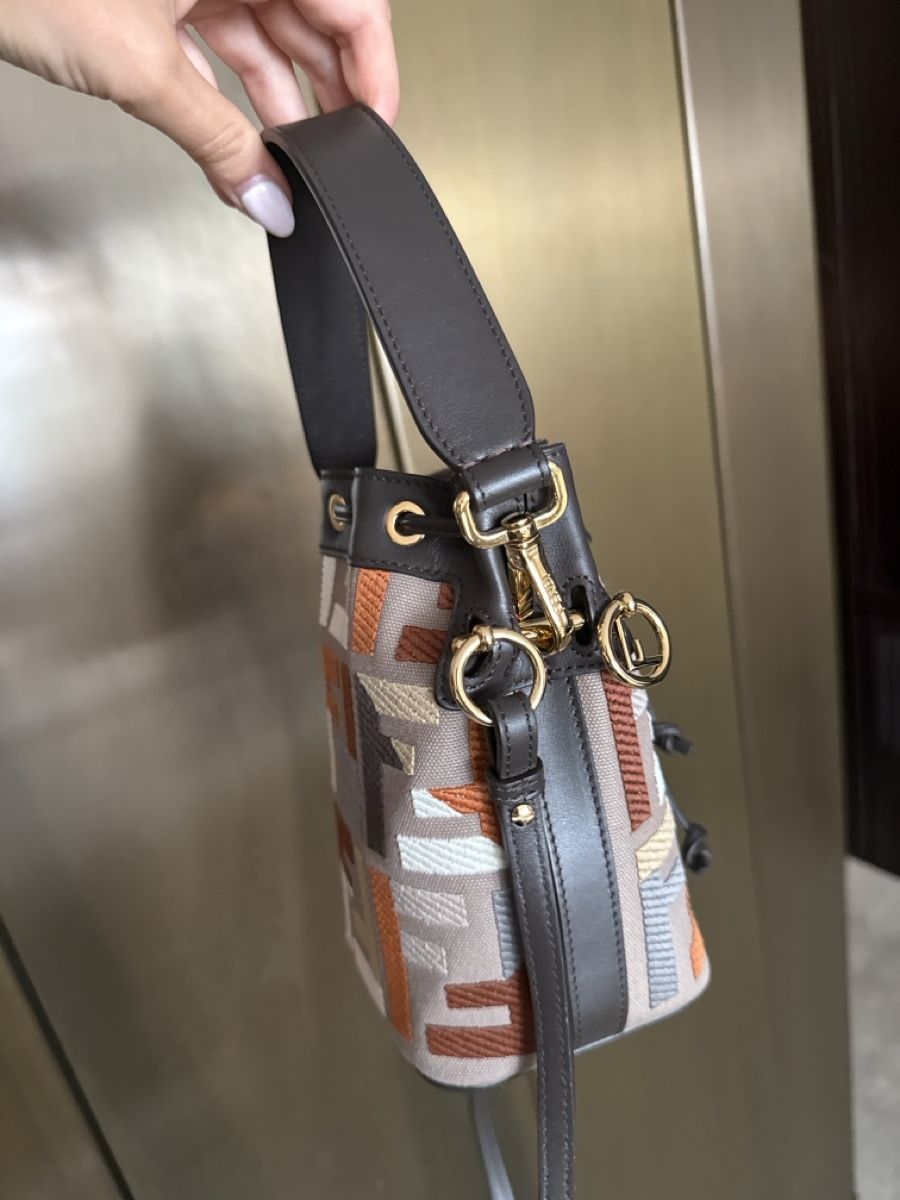 Fendi Borse da donna: Fendi Mon Tresor Mini Bucket Bag FF Jacquard Multicolor – Nuovo (secondo la descrizione) da Zürich venduto da lau_5k8b 2