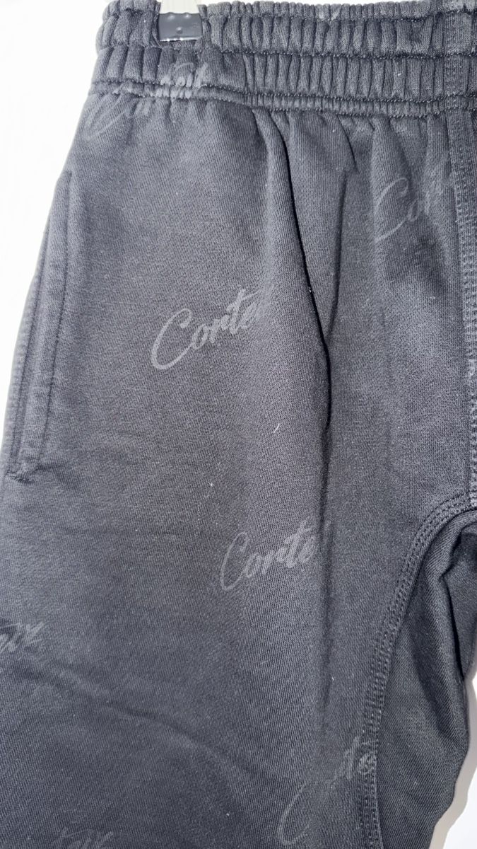 Corteiz Pantaloni: Corteiz All Over Print Script Joggers - Black - Size XS  – Nuovo (secondo la descrizione) da St Gallen venduto da Alii