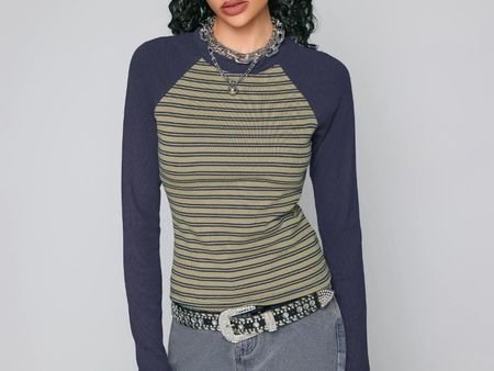 RIB ROUND NECK CONTRASTING STRIPE TOP