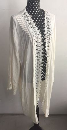 Neuer Kimono mit Spitze