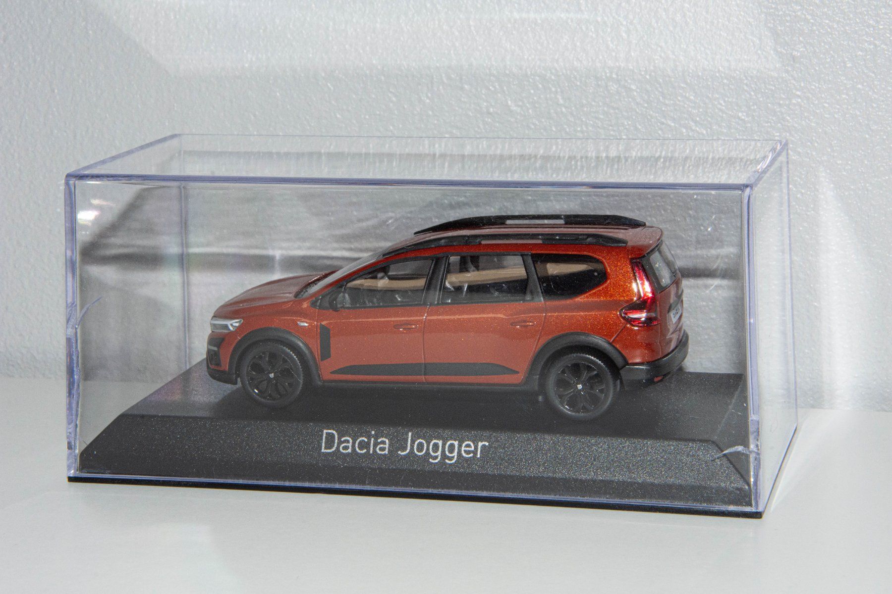 Dacia Modellautos: Dacia Jogger NOREV (1/43) – Gebraucht aus Genève von auto_miniatures 3