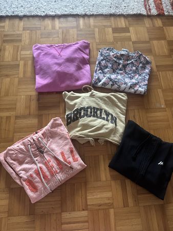 Kleiderpaket Damen S/M Hoodies & Sweatshirts 5 Teile