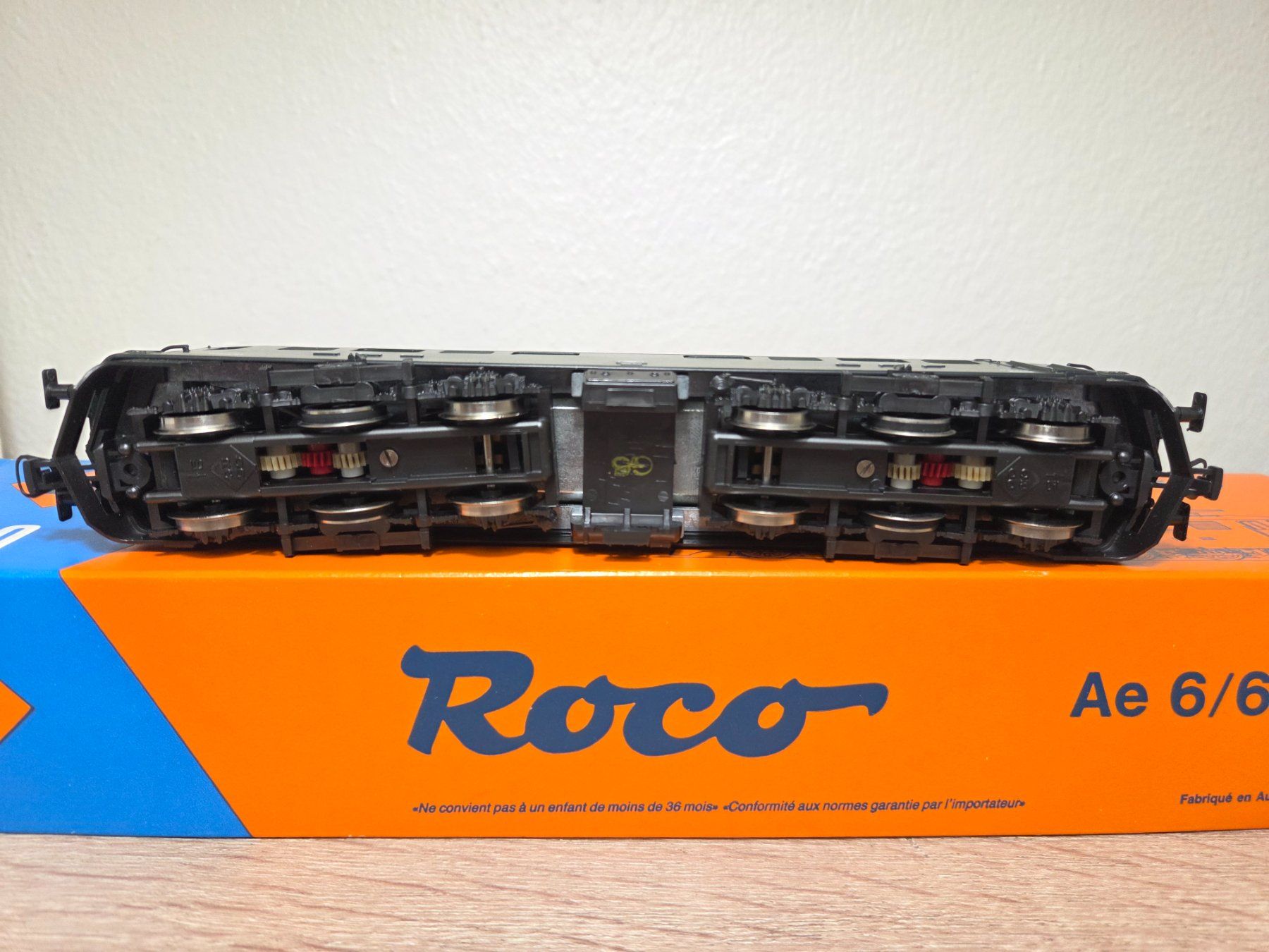 Roco Modellini di ferrovie: Roco 43535 E-Lok Ae 6/6 SBB H0 (1) – Usato da St-Aubin-Sauges venduto da Lo_Go 5
