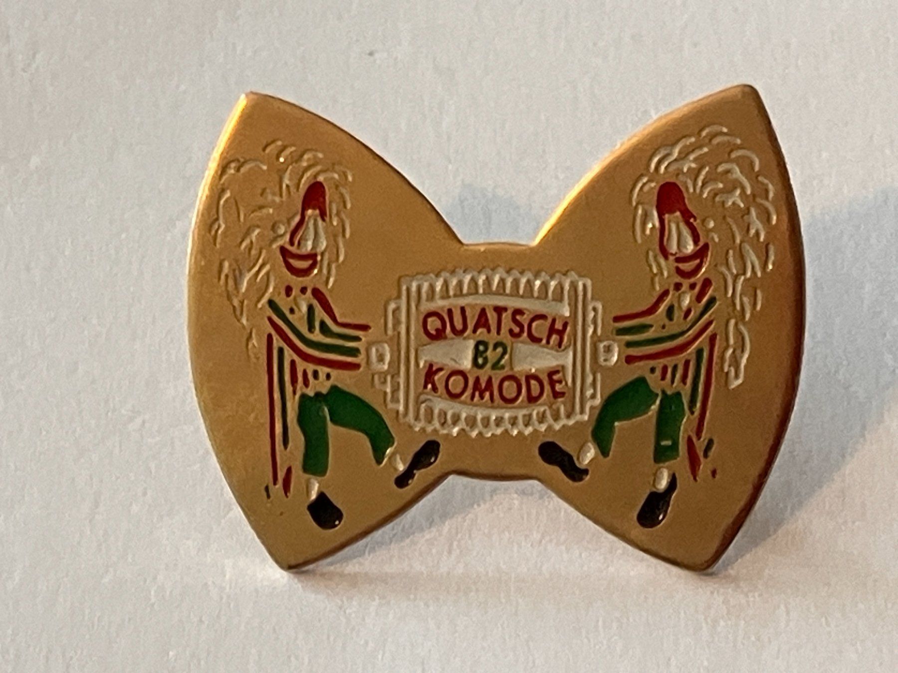 Placchette & Badge: 1 Pin Quatsch Komode – Usato da Basel venduto da djwwpp