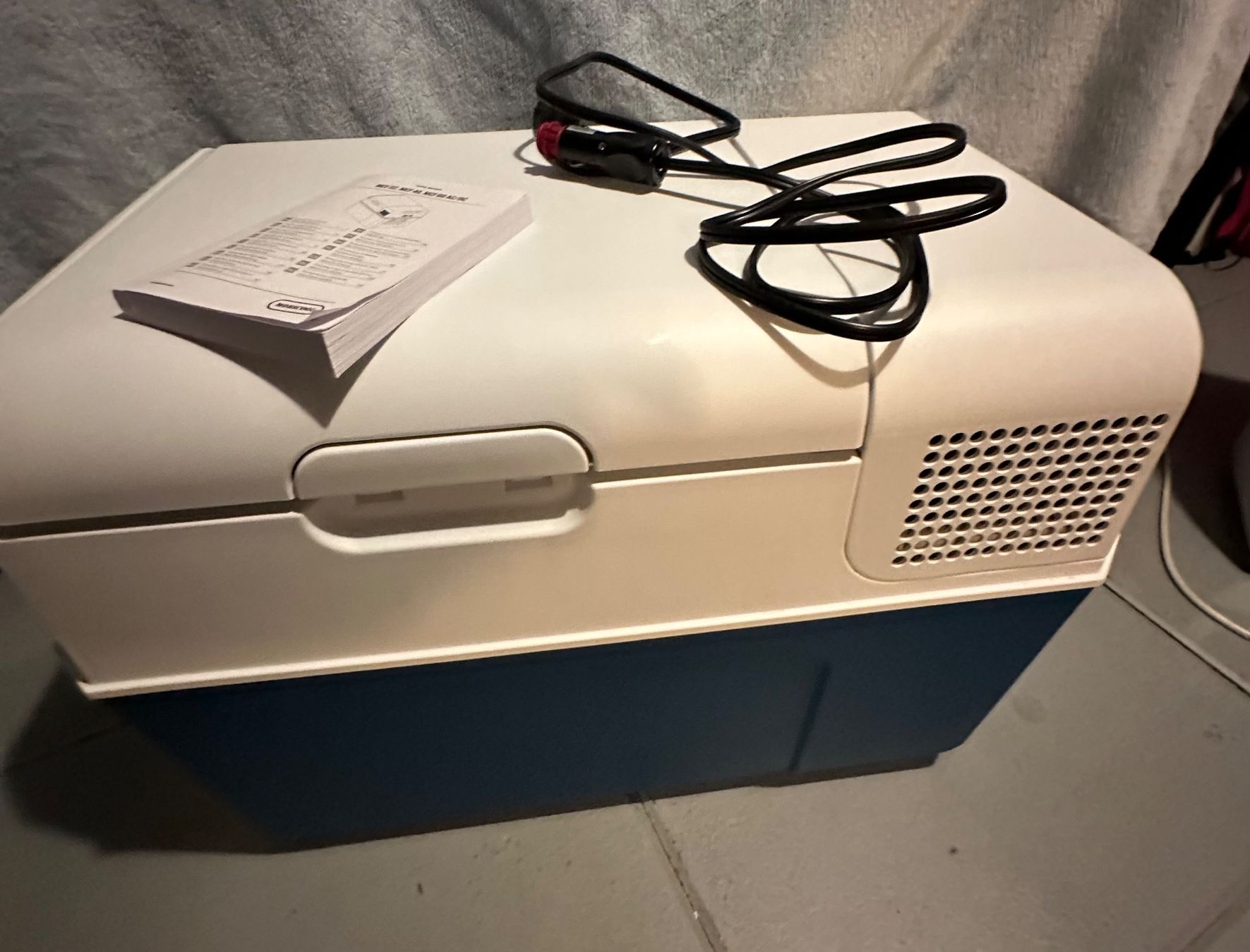 Mobicool Réfrigérateurs et refroidissement: Kühlbox Boot, Camping, Auto Elektrisch 31l – D'occasion à Richterswil par momoinka
