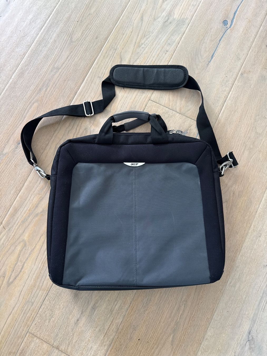 Taschen: Acer Laptoptasche – Gebraucht aus Allschwil von Spice6