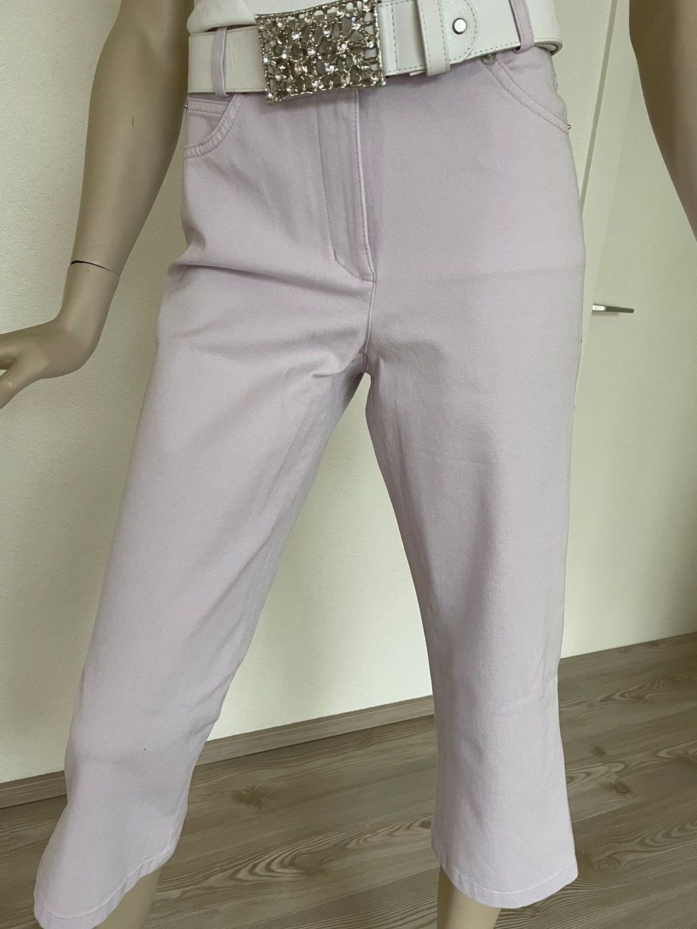 Madeleine Jeans: Madeleine 3/4-Jeans Gr. 36 flieder – Nuovo (secondo la descrizione) da Uzwil venduto da langensteig 1
