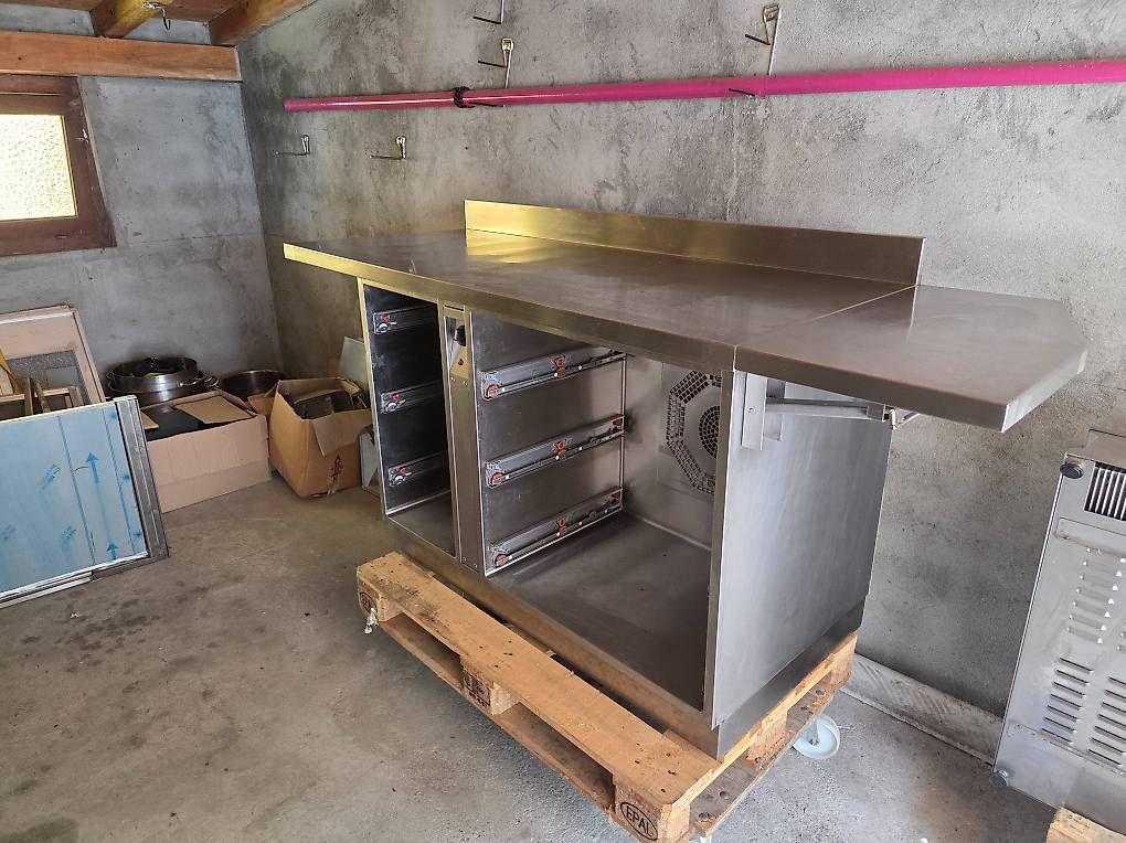 Elettrodomestici da cucina: Industrielle Warmhaltepass mit Tellerwärmer – Usato da Cugnasco venduto da Wambli 2