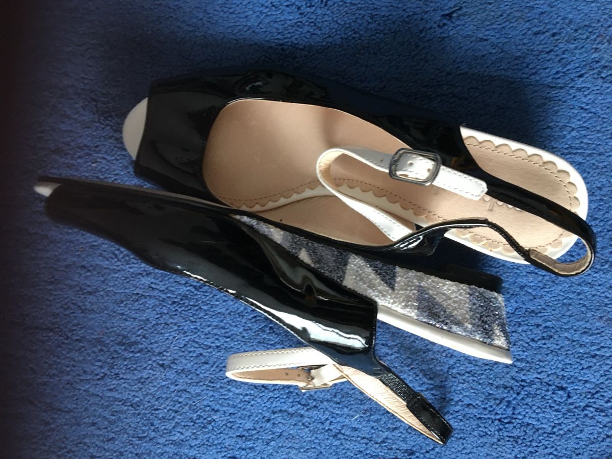 Chaussures femmes: Chaussures – Neuf (Voir description) à Le Landeron par ArianeNi 1