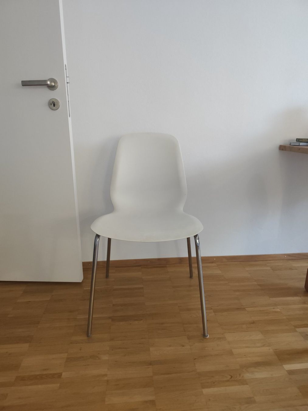 Ikea Stühle: Stapelstühle weiss Metallgestell 4 Stck – Gebraucht aus Zürich von Jana_F 3