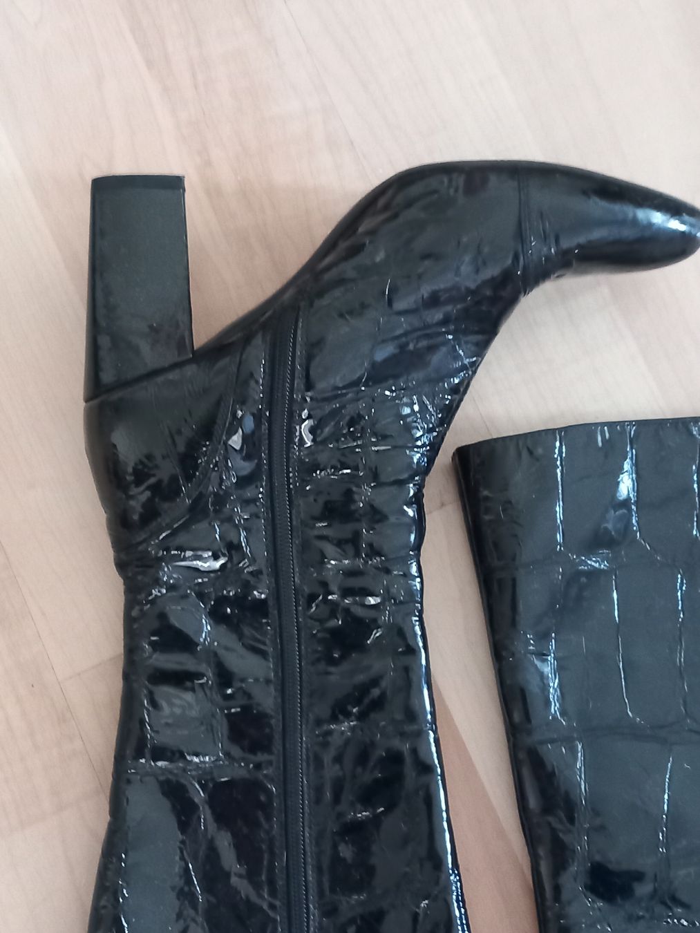 Damenschuhe: Echte Lackleder-Stiefel Gr. 37 – Gebraucht aus Wanzwil von lonelybeachhouse 4