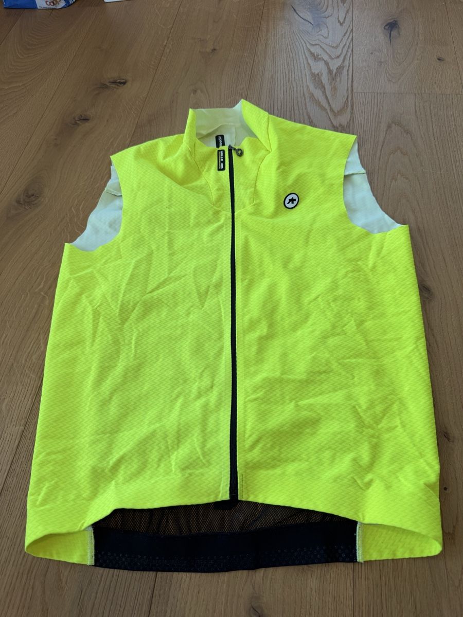 Assos Gilet & Giacche: Assos Mille GTS Weste Neongelb  – Usato da Luzern venduto da sydney01.