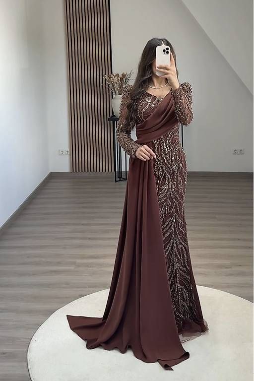 Kleider: Wunderschönes Abendkleid Braun Gr. L/40 – Gebraucht aus Rünenberg von Dgn_63