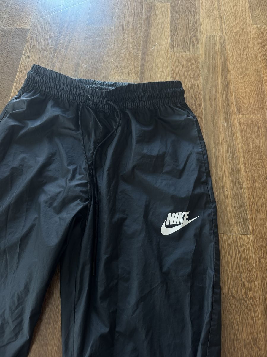 Nike Pantaloni: Nike Trainingshose schwarz Grösse S  – Nuovo (secondo la descrizione) da Wangen SZ venduto da Salim10 2