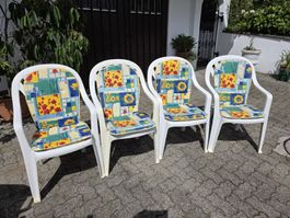 4 Plastic Garden Chairs with Cushions