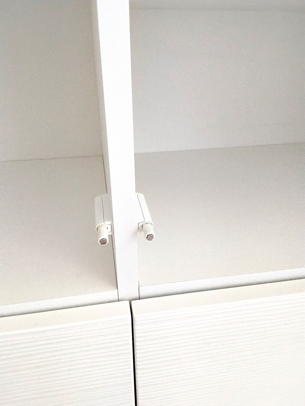 Pfister Scaffali: Elegantes Highboard Regal weiss – Usato da  venduto da  9