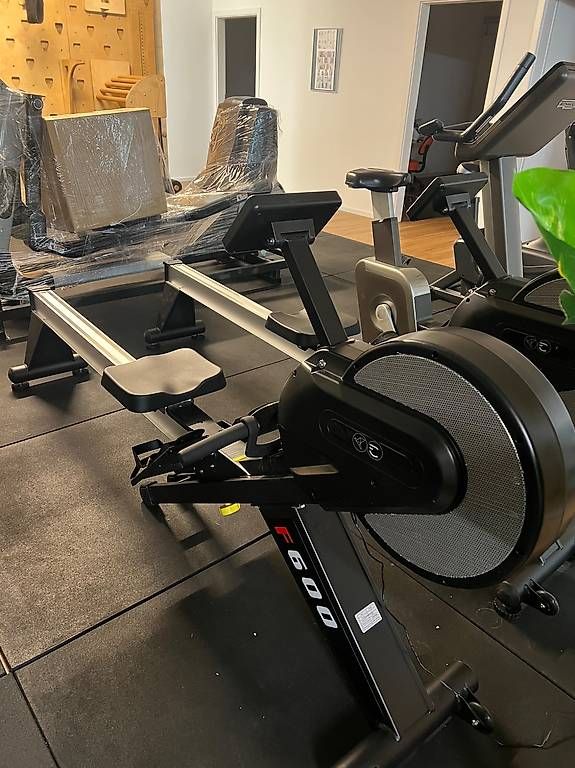 Hometrainer: Rameur électrique  – Gebraucht aus Biel/Bienne von Fanny7256 1