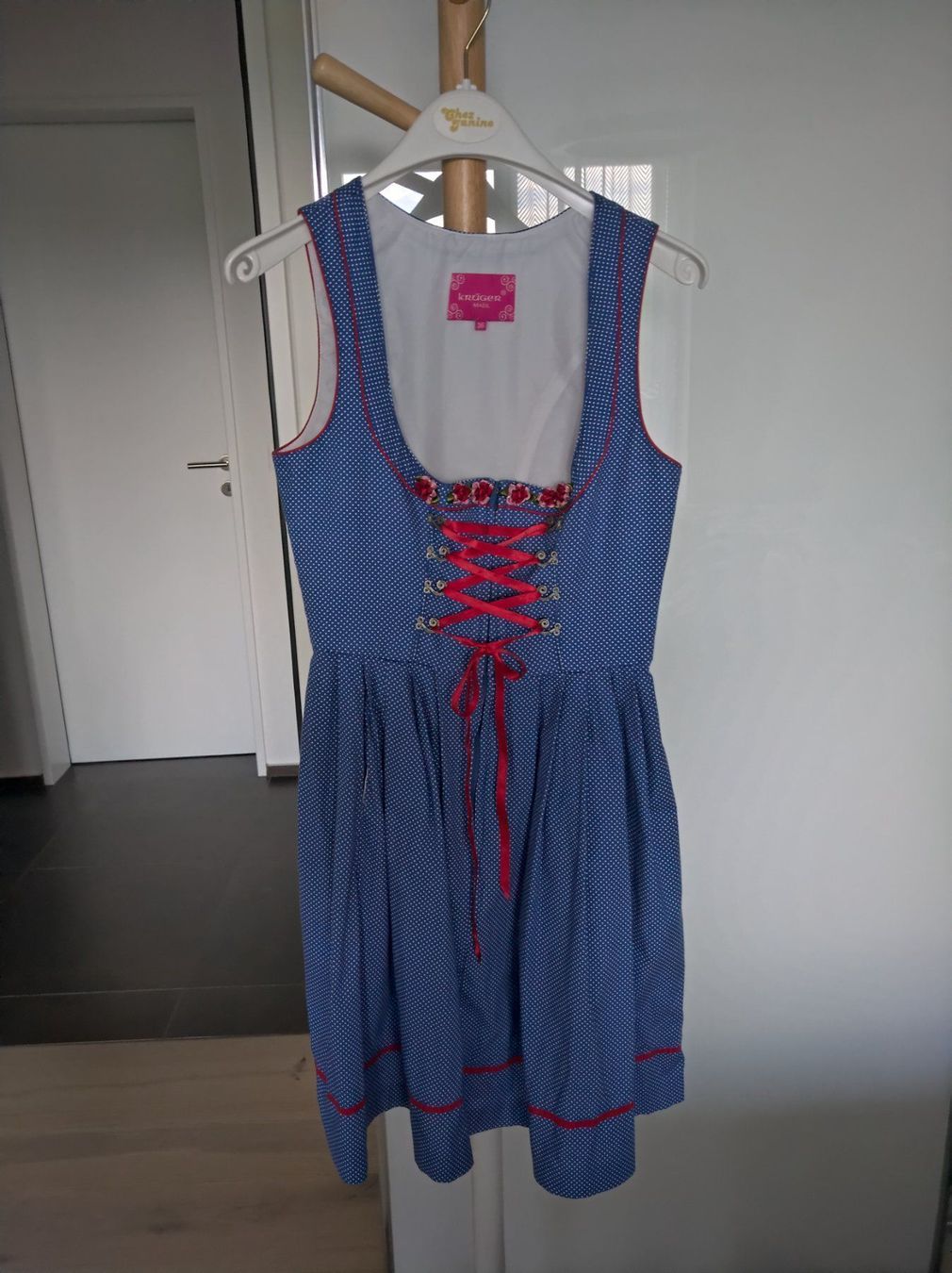 Robes: Dirndl – D'occasion à Salenstein par Silly...0 6