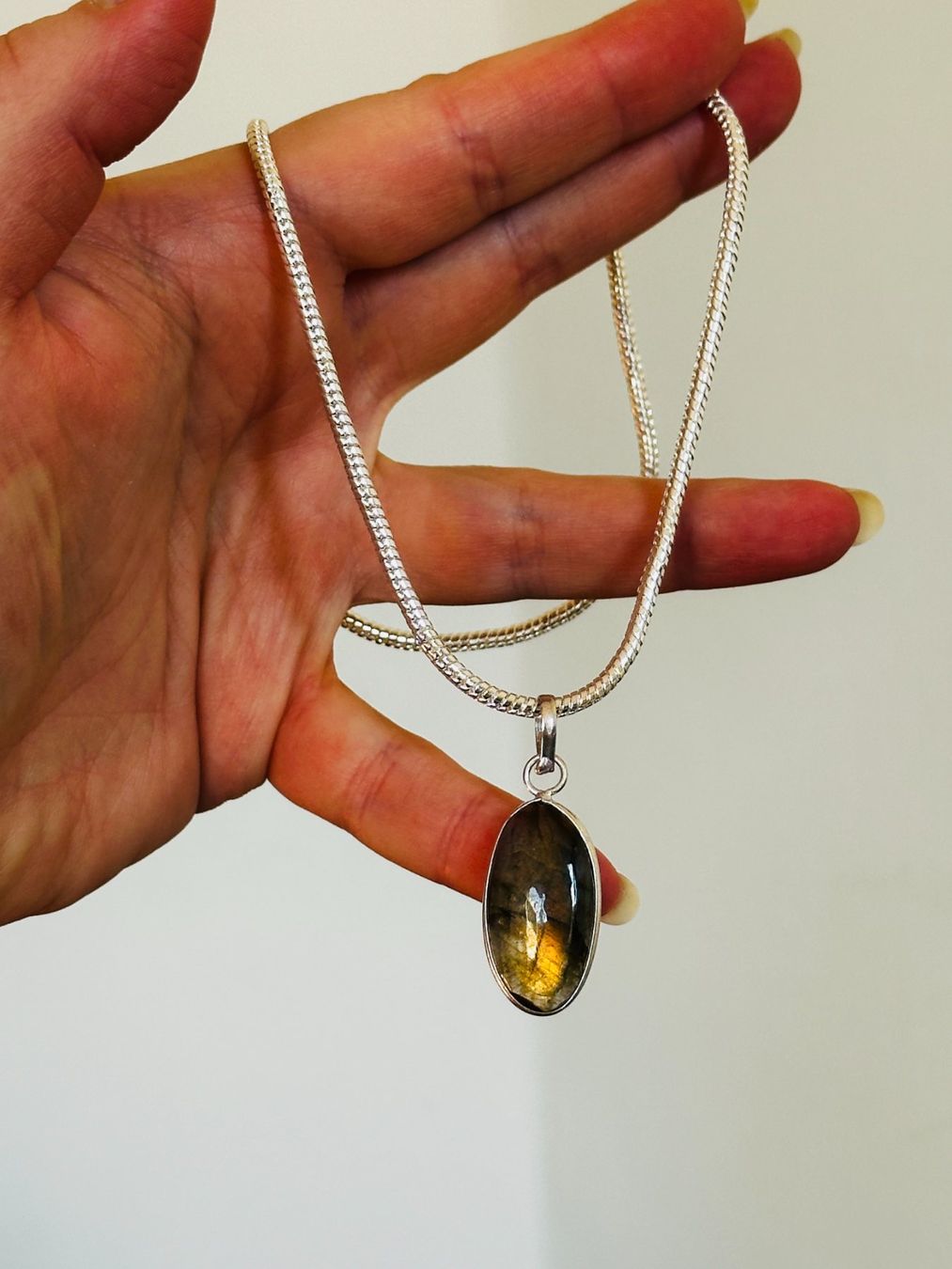 Catenine: Labradorite Gemstone Handmade Jewelry necklace – Nuovo e nell'imballaggio originale da Genève venduto da AGBERG 1
