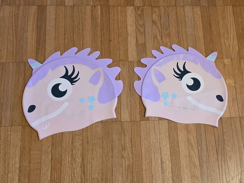 Costumi da bagno: 2x Badekappen Einhorn von Decathlon – Usato da Weisslingen venduto da debi1992