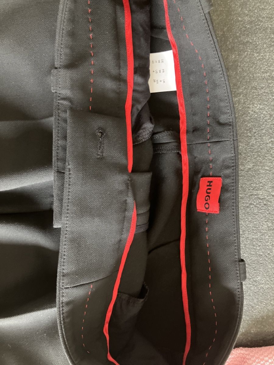 Hugo Boss Pantaloni: Hugo Boss Hose schwarz 36 – Nuovo (secondo la descrizione) da Herrliberg venduto da spunggi 1