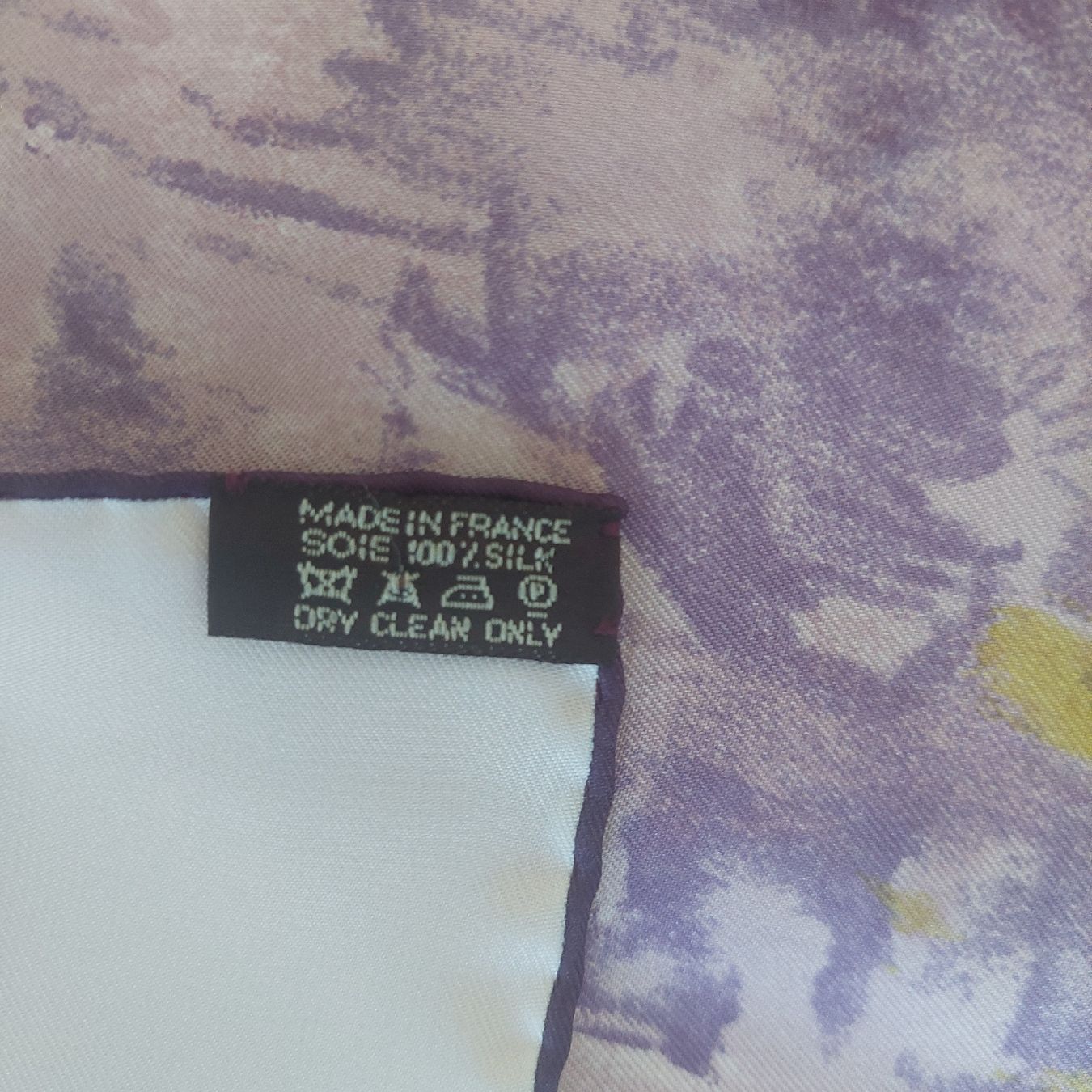 Hermès Foulards, Tücher & Schals: Hermès Carré Tigre du Bengale – Gebraucht aus Genève von s_t_z8jl 5