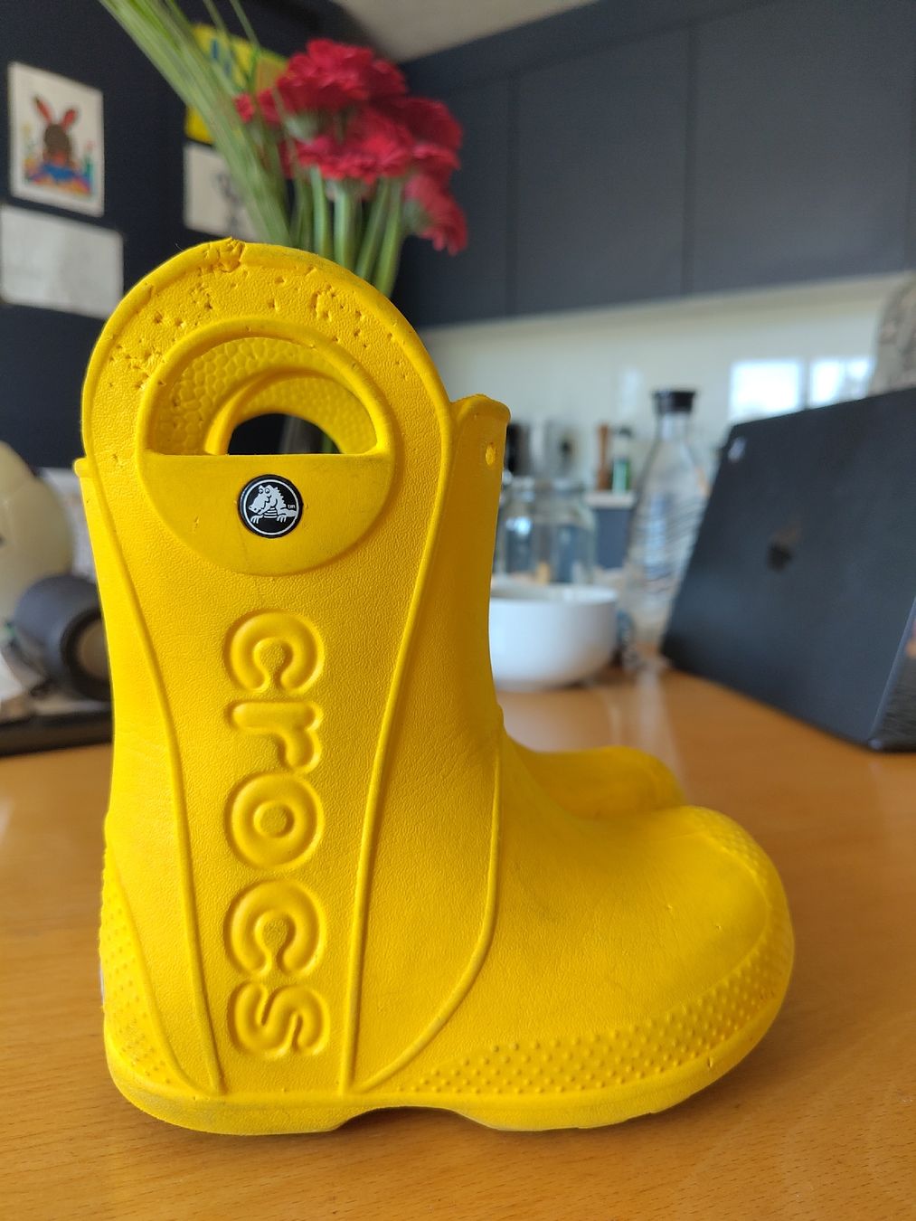 Crocs Chaussures garçon: Crocs Regenstiefel gelb Grösse C8, 24-25 – D'occasion à Zürich par wpo_f2qh