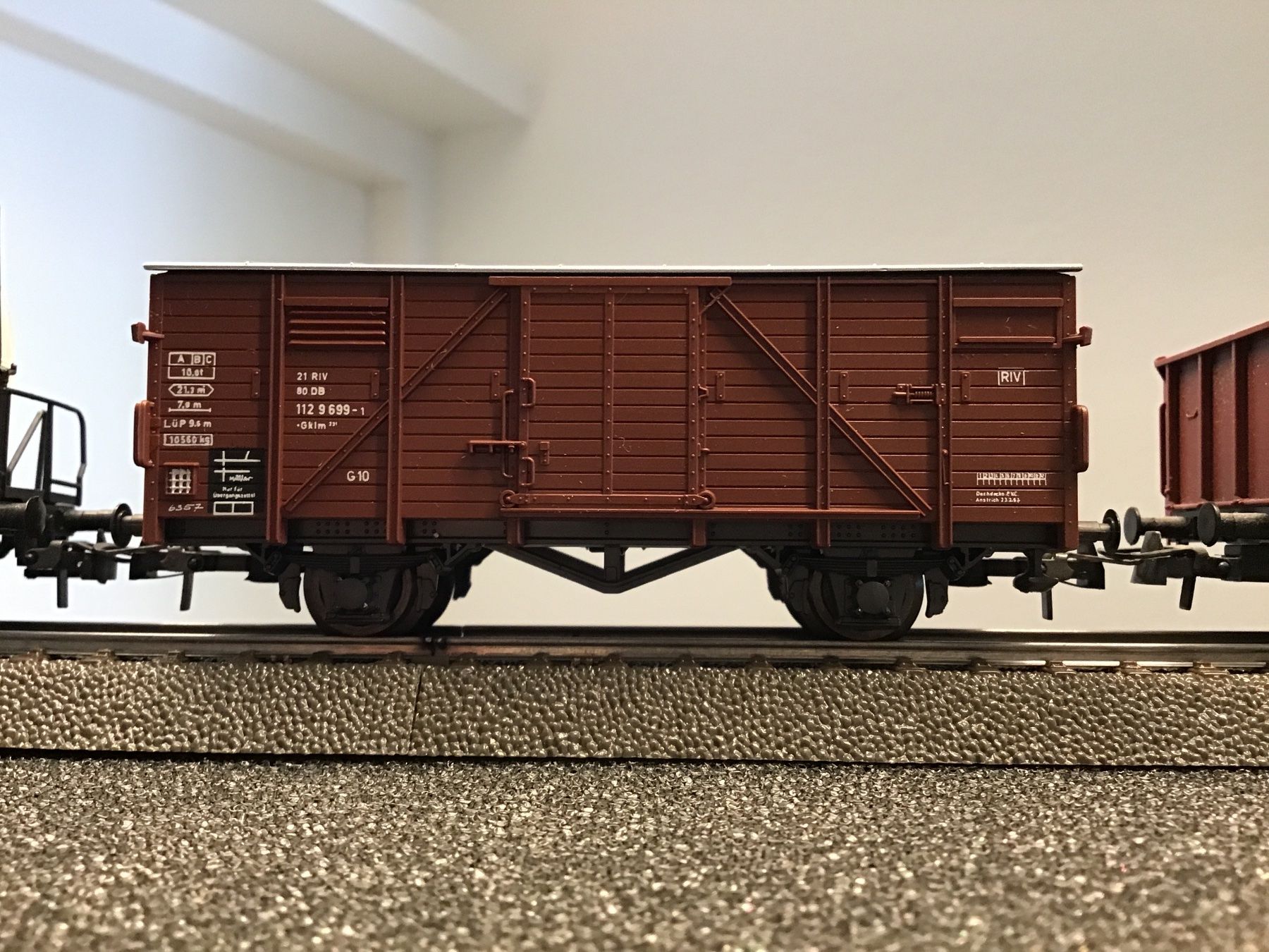 Roco Modellini di ferrovie: 3XROCO WAGEN WECHSELSTROM – Usato da Männedorf venduto da Modelle-aller-Art 2