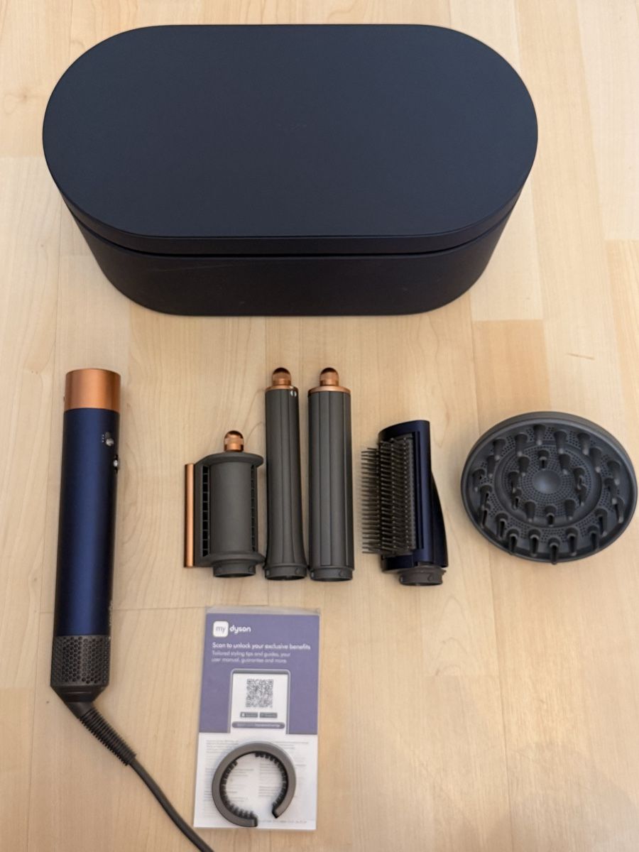 Dyson Lockenstäbe & Haarglätter: Dyson Airwrap Complete neuwertig blau Kupfer – Gebraucht aus Zürich von eve_f8j2