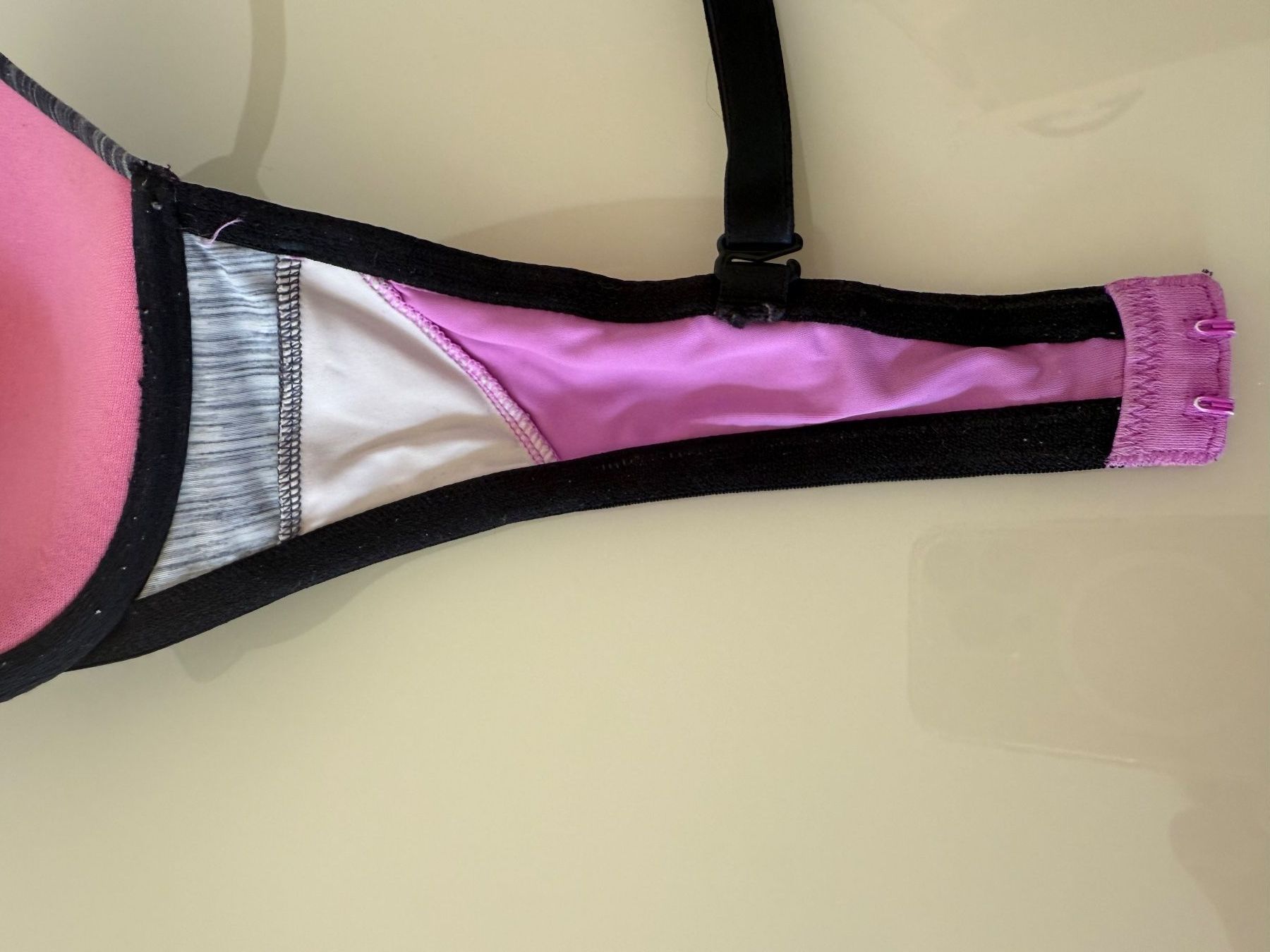 Victoria's Secret Altra biancheria intima: Victoria's Secret BH GR. 36C/D80 – Usato da Steg im Tösstal venduto da goldlionfree 9