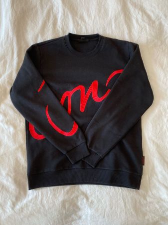 crewneck noir broderie rouge