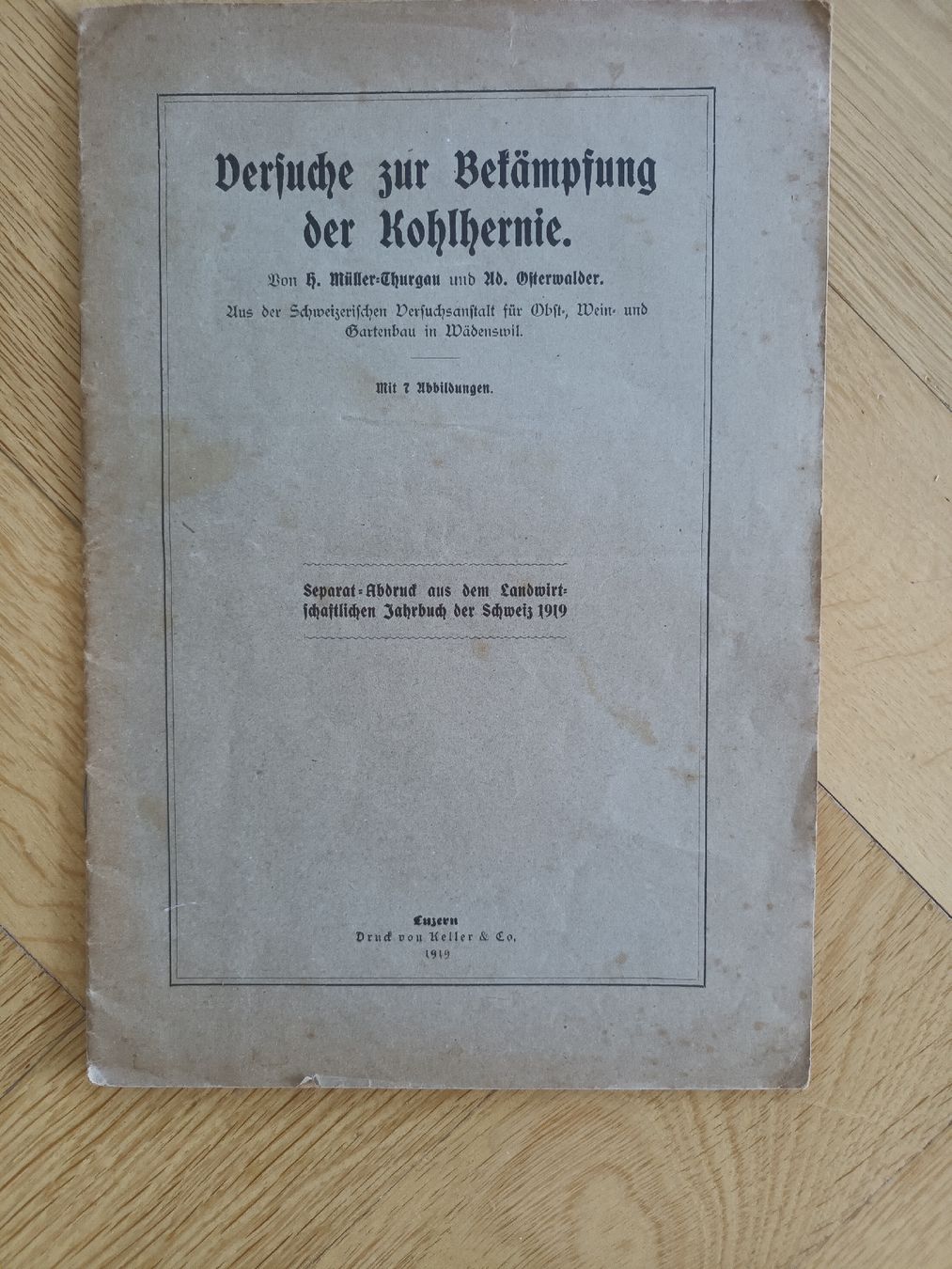 Documenti: Altes Buch: Versuche zur Bekämpfung der Kohlhernie, 1919 – Usato da kriens venduto da ole-norge