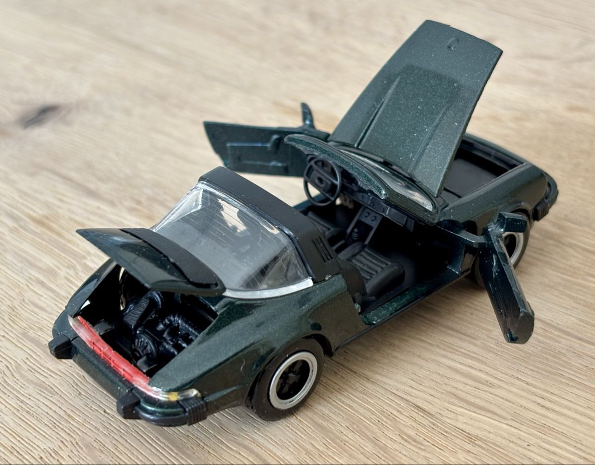 Porsche Modellini d'auto: 1 Porsche 911 Targa**1:43**NZG** – Usato da Volketswil venduto da Car6 5