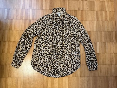 Leo-Look Bluse von H&M, Grösse 34, ideal für den Herbst!