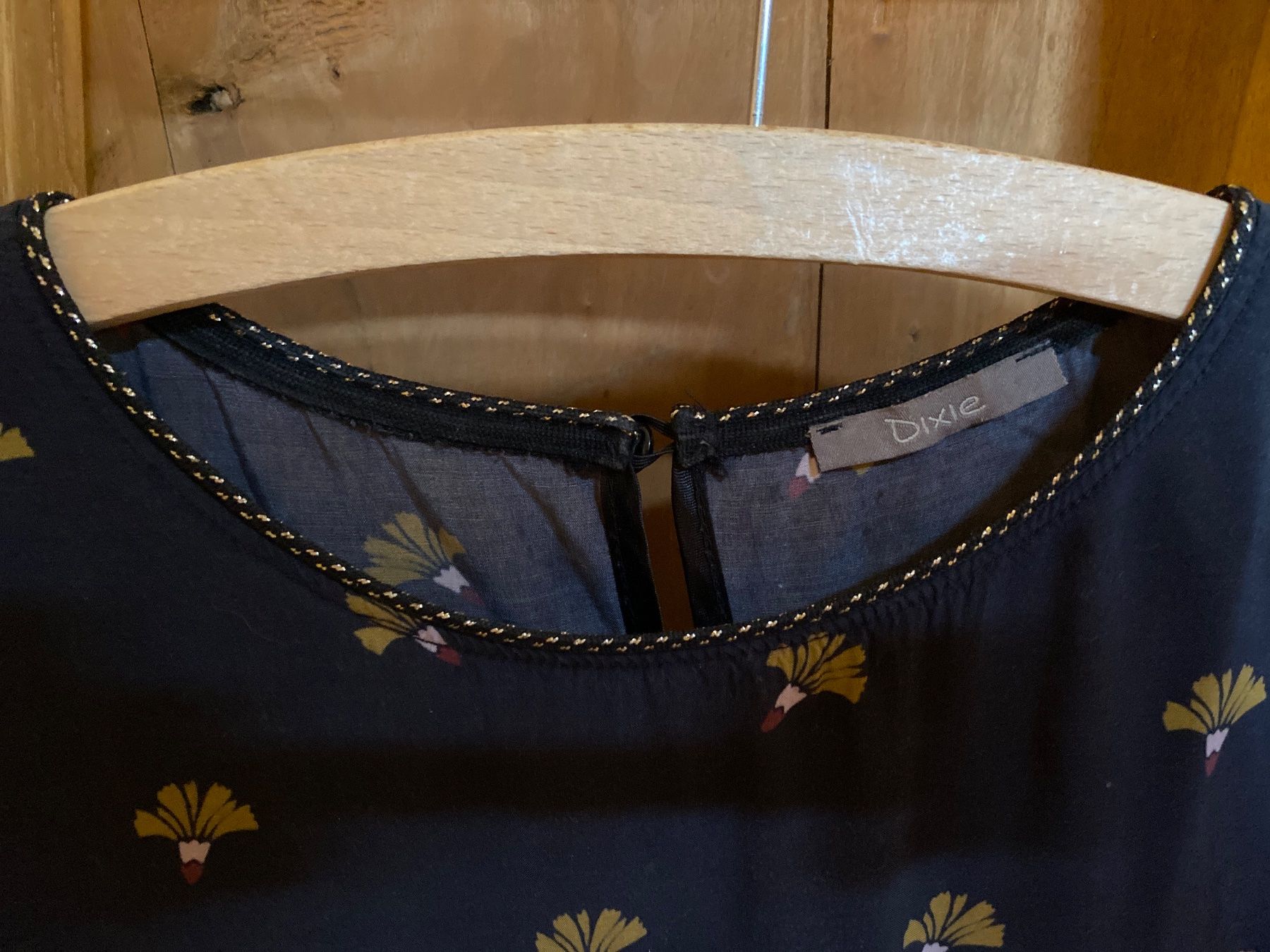 Robes: Robe femme taille M – D'occasion à Chamby par luc_m96c 2