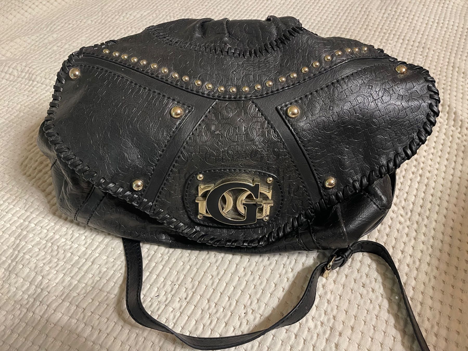 Guess Taschen für Damen: Guess Handtasche – Gebraucht aus Niedergösgen von MacWinder