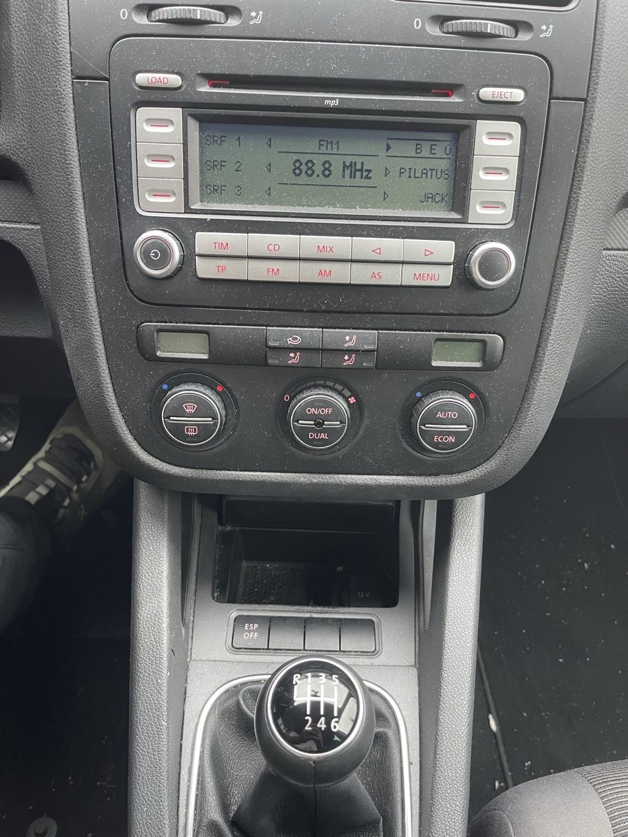 VW Autos: VW GOLF 1.6i – D'occasion à Spiez par bertula 6