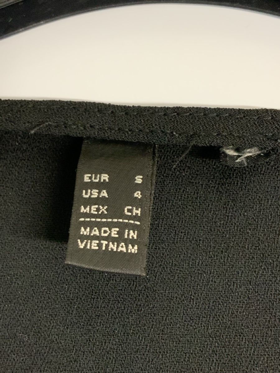 Blusen: Damen Bluse schwarz Grösse S neu – Gebraucht aus Wallisellen von AS.TZ. 3