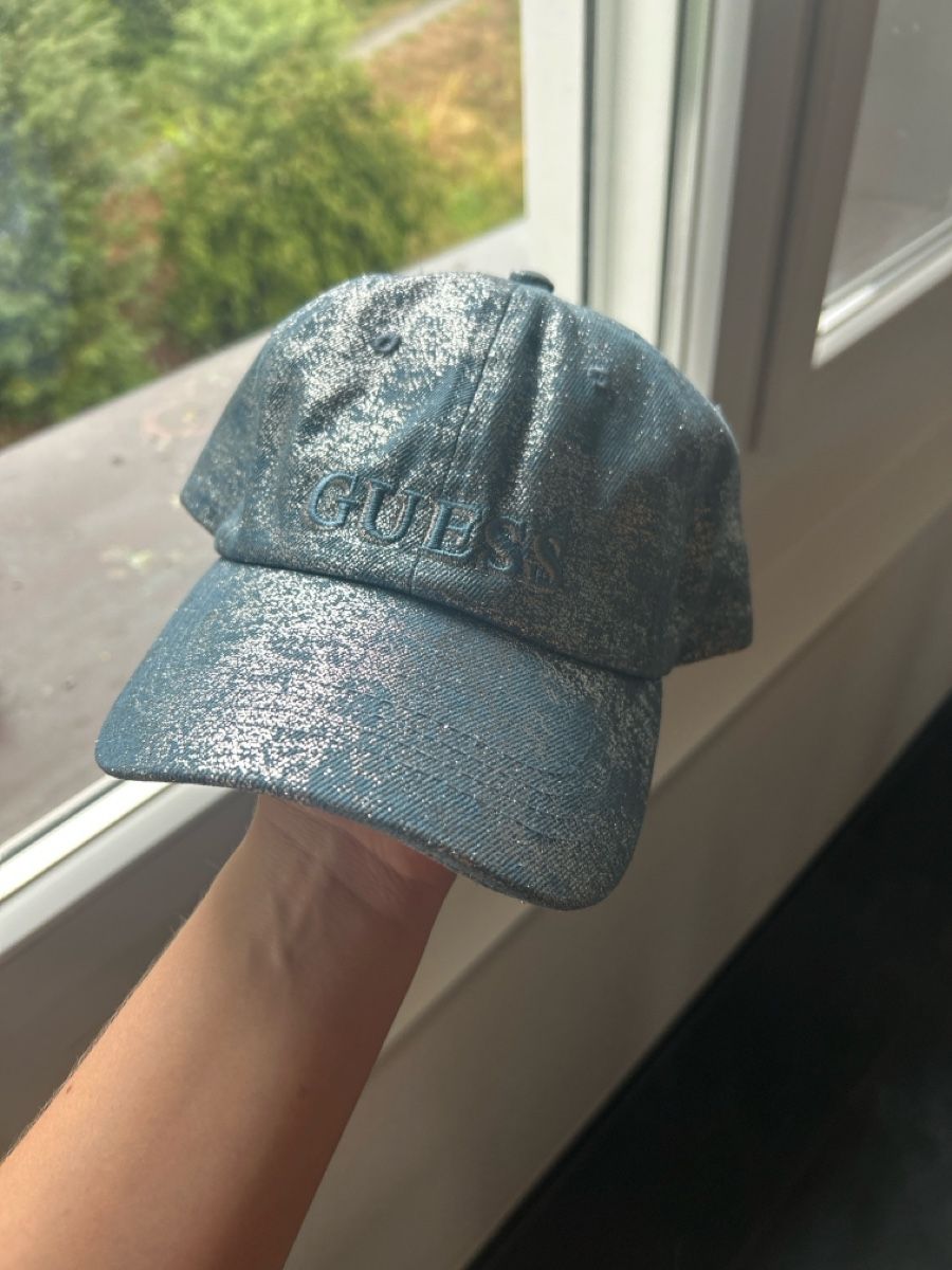 Autres vêtements & accessoires: Guess kappe – Neuf (Voir description) à Gossau SG par deb_kp7p 1